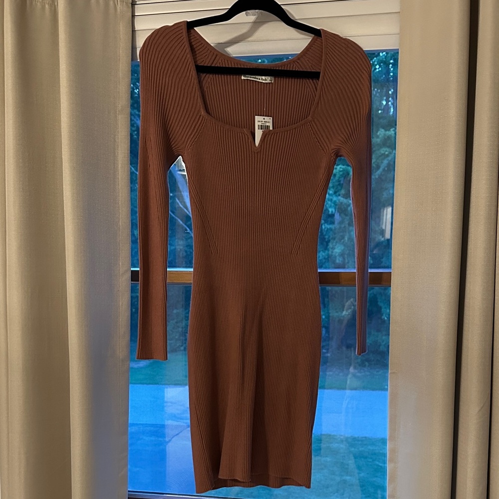 Elegant Mauve Ribbed Dress